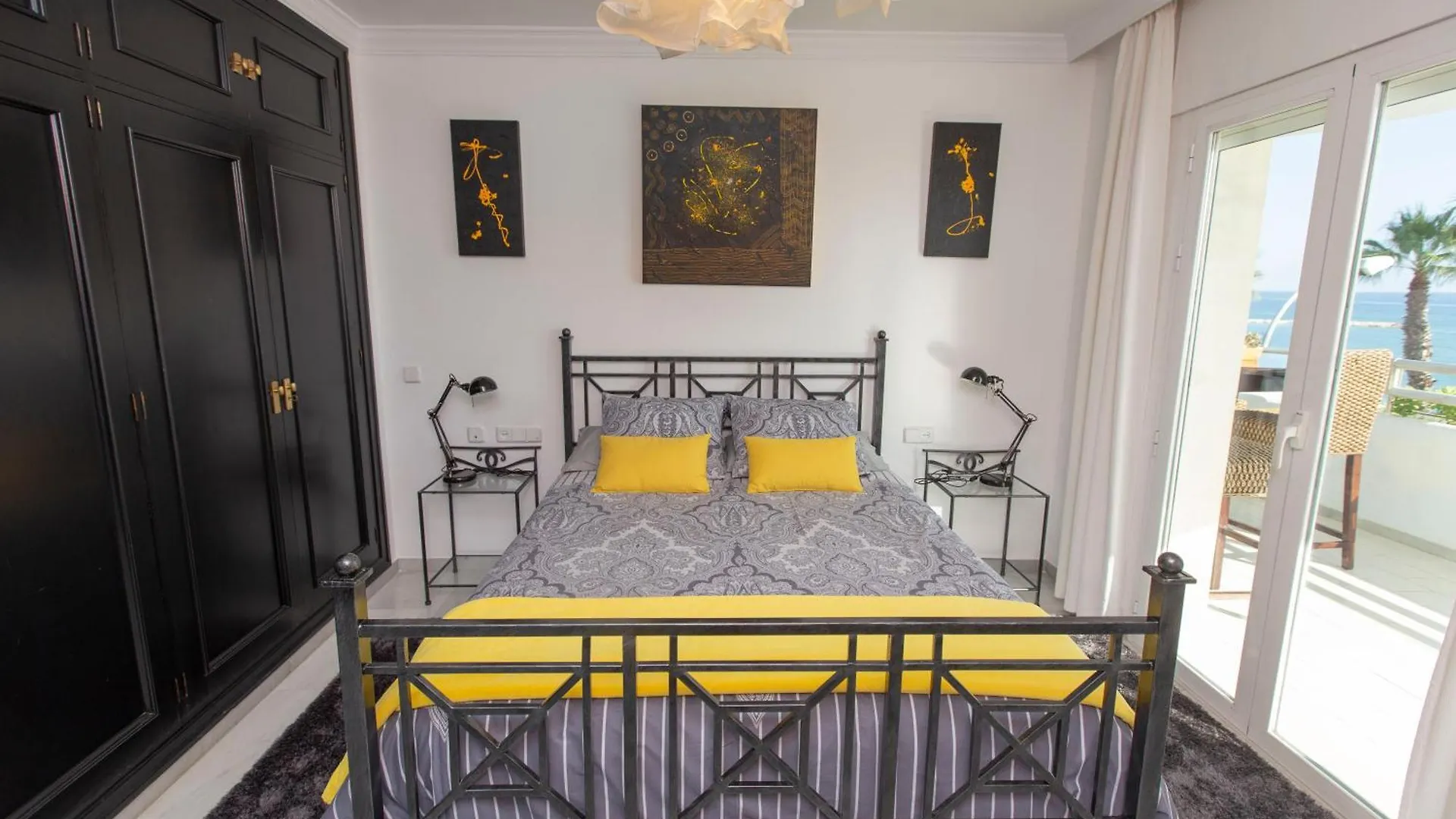 Villa Venecia, Apartamento De Lujo En 1º Linea De Playa + Parking Málaga 0*,