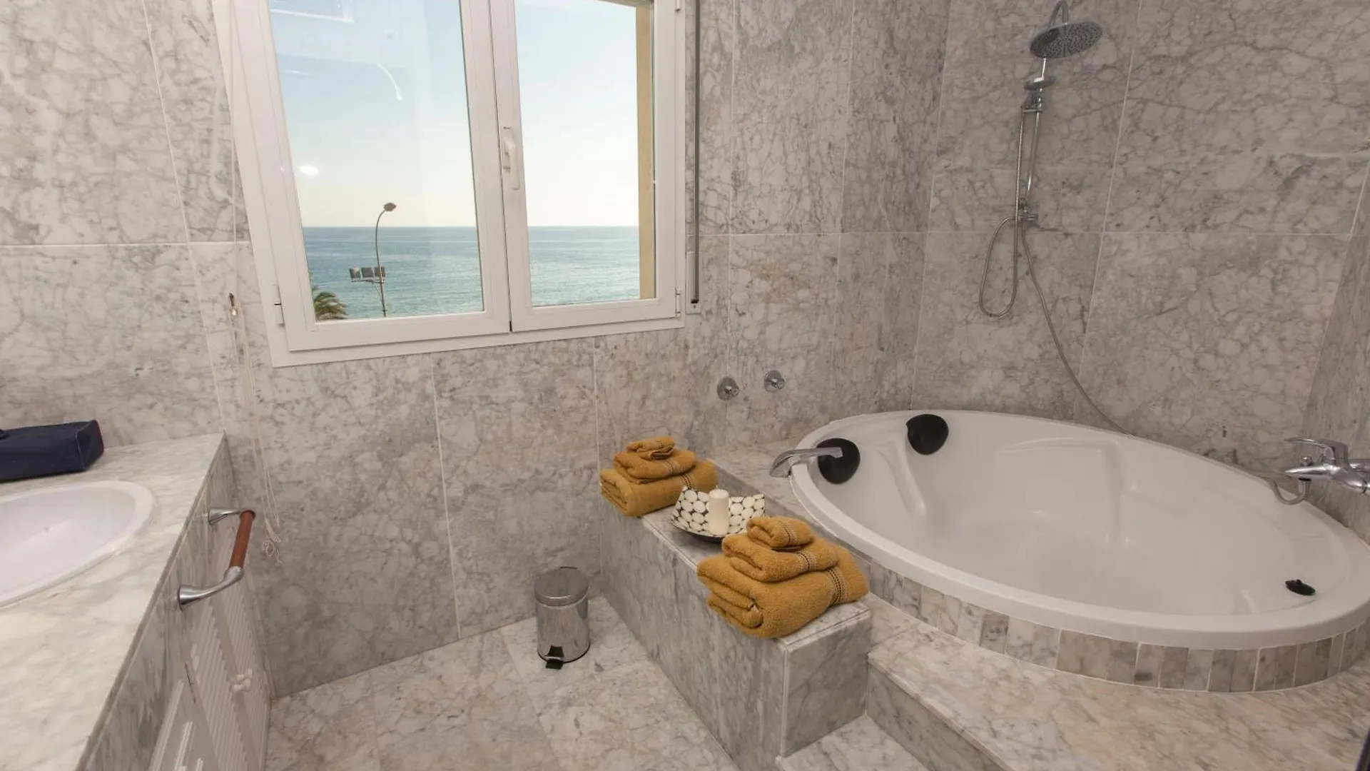 Villa Venecia, Apartamento De Lujo En 1º Linea De Playa + Parking Málaga İspanya