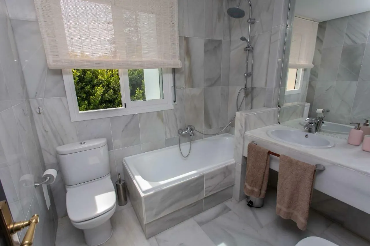 Villa Venecia, Apartamento De Lujo En 1º Linea De Playa + Parking Málaga